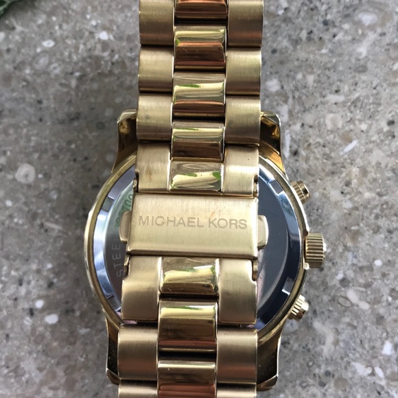 MICHAEL KORS Gold Watch - Picture 4 of 4